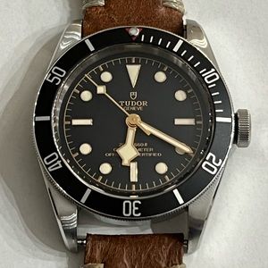 Tudor Heritage Black Bay - Complete with box and papers